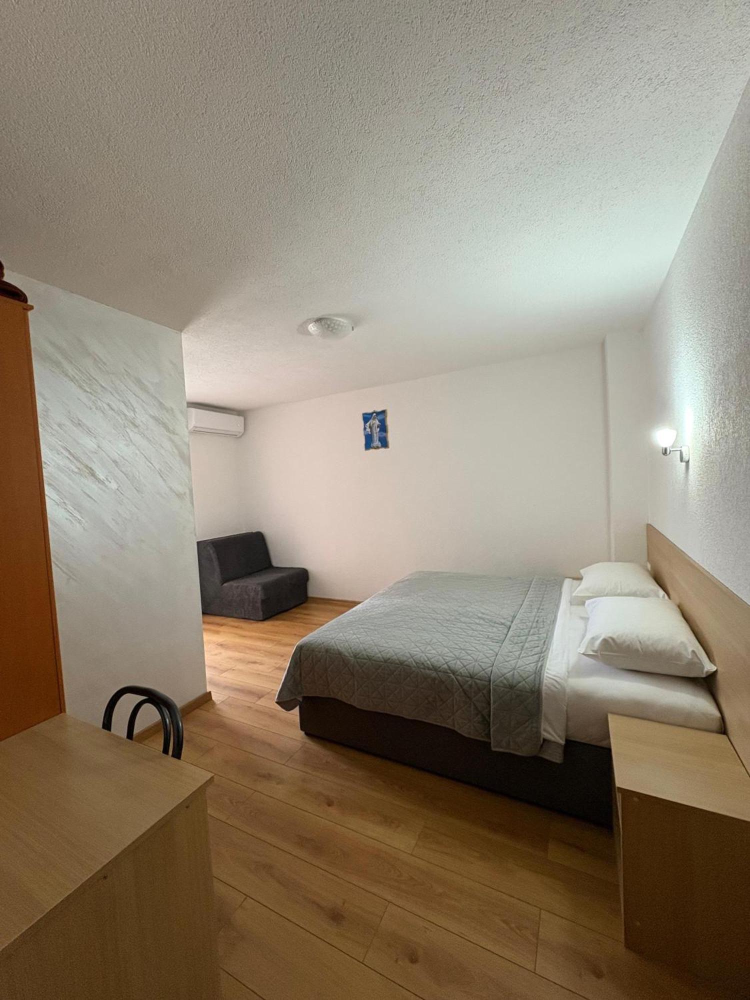 Pansion Maglica Bed and Breakfast Međugorje Buitenkant foto